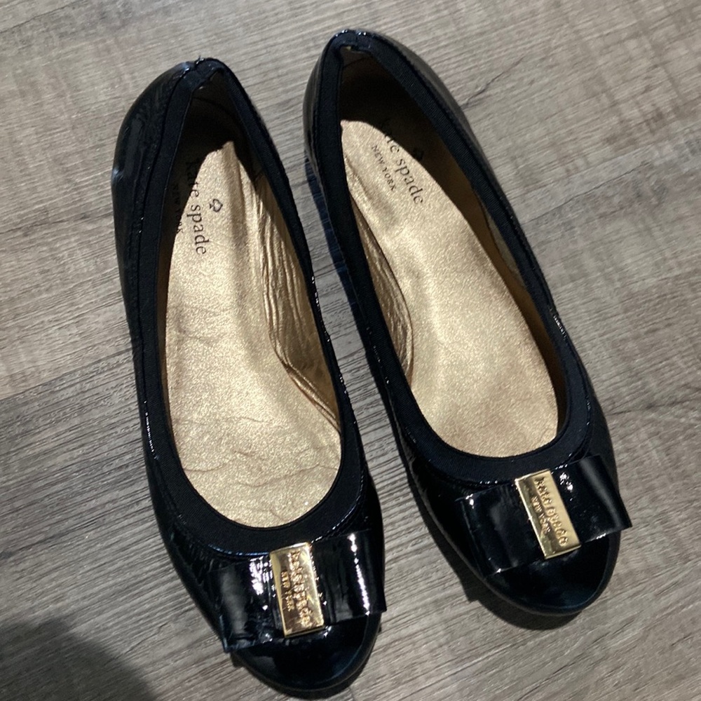 Women’s black patent leather ballet flats Kate Spade with bow size 8.5